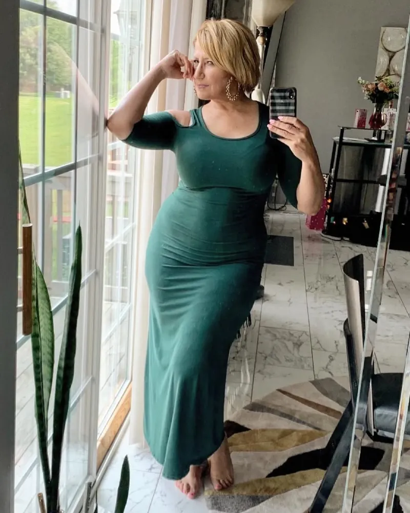 Emerald Green Cold-Shoulder Maxi Dress