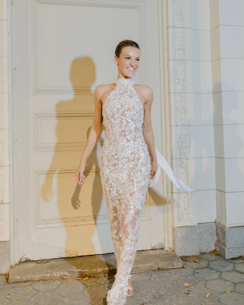 Crystalline Halter Column