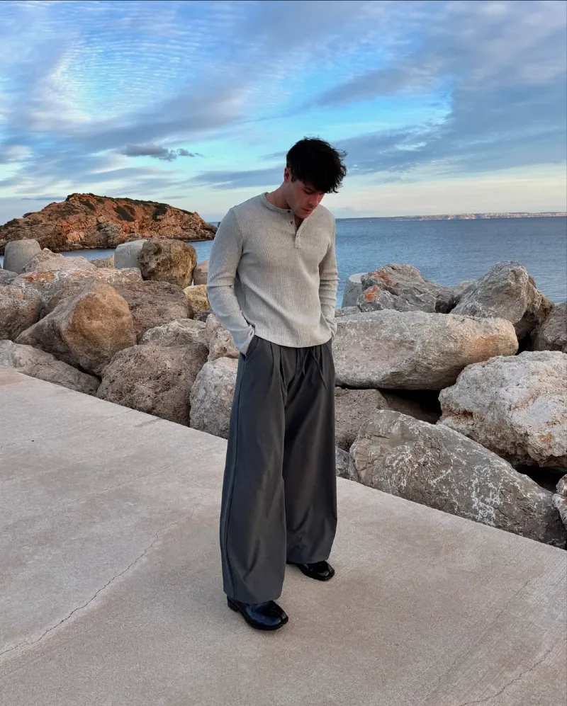 Henley-Trouser Contrast